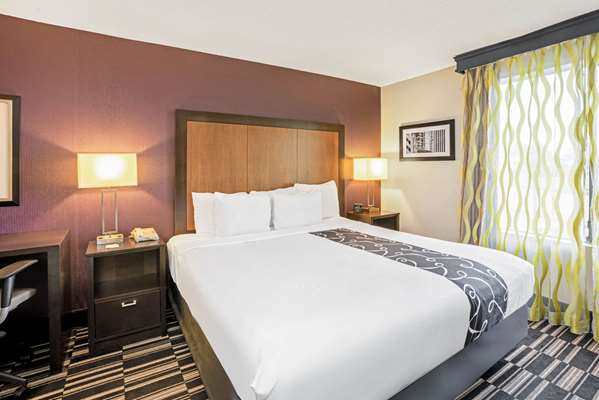 Suite - La Quinta Inn & Suites Spring - I-45, Exit 73