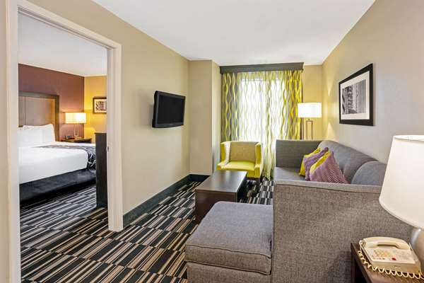 Suite - La Quinta Inn & Suites Spring - I-45, Exit 73
