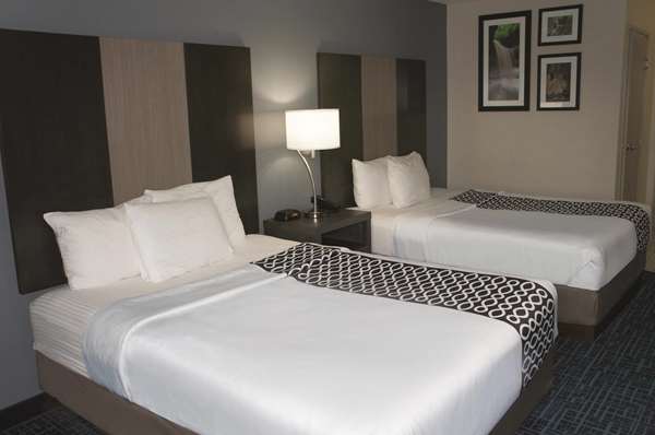  - La Quinta Inn Peru - I-80, Exit 75