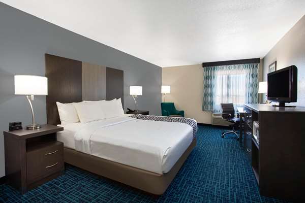  - La Quinta Inn Peru - I-80, Exit 75