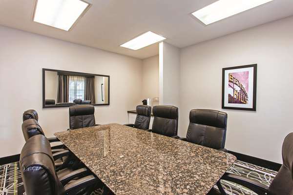  - La Quinta Inn & Suites Stevenson Ranch - I-5, Exit 167