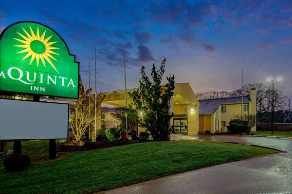 Exterior view - La Quinta Inn El Dorado