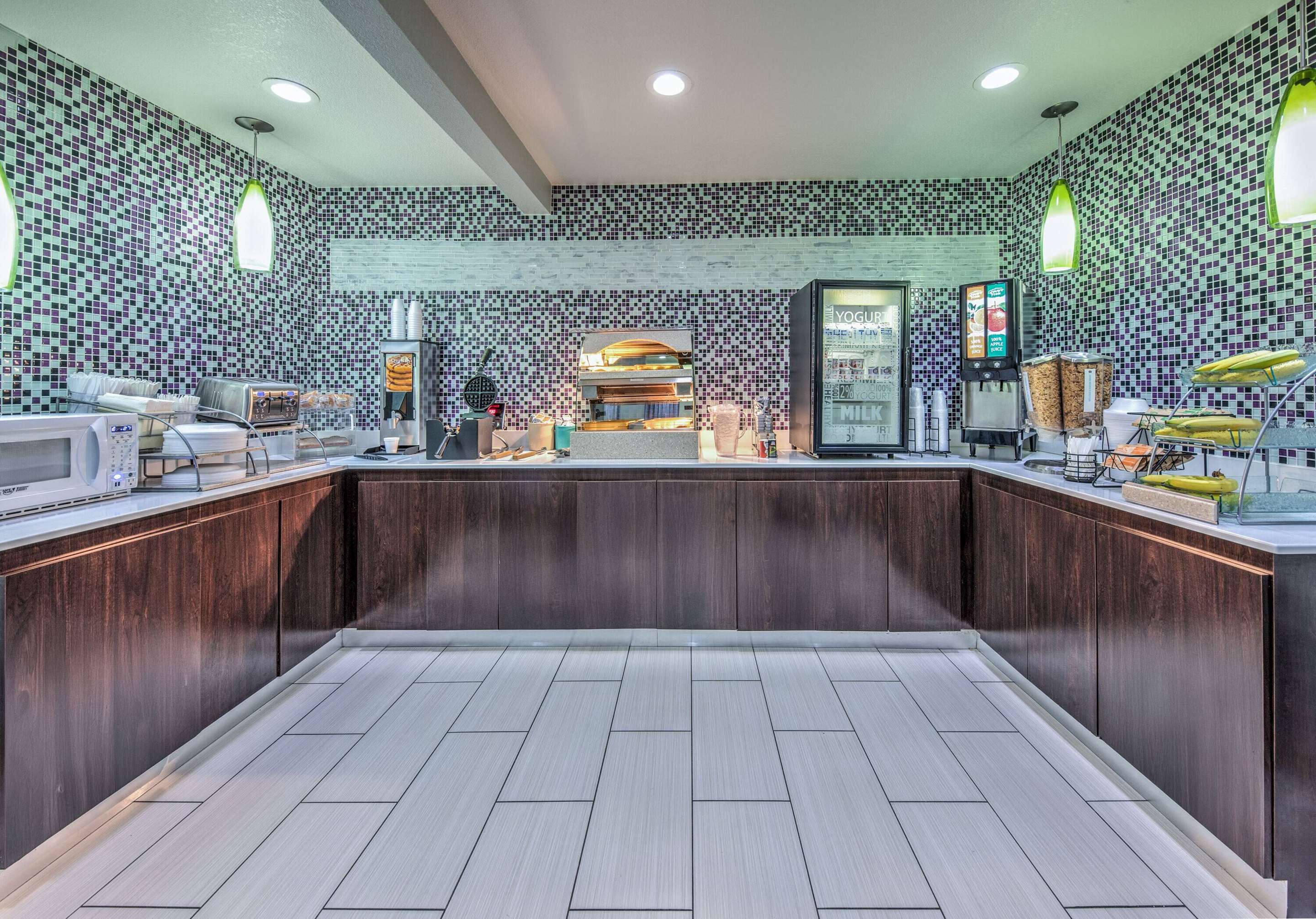 Property amenity | La Quinta Inn by Wyndham El Dorado