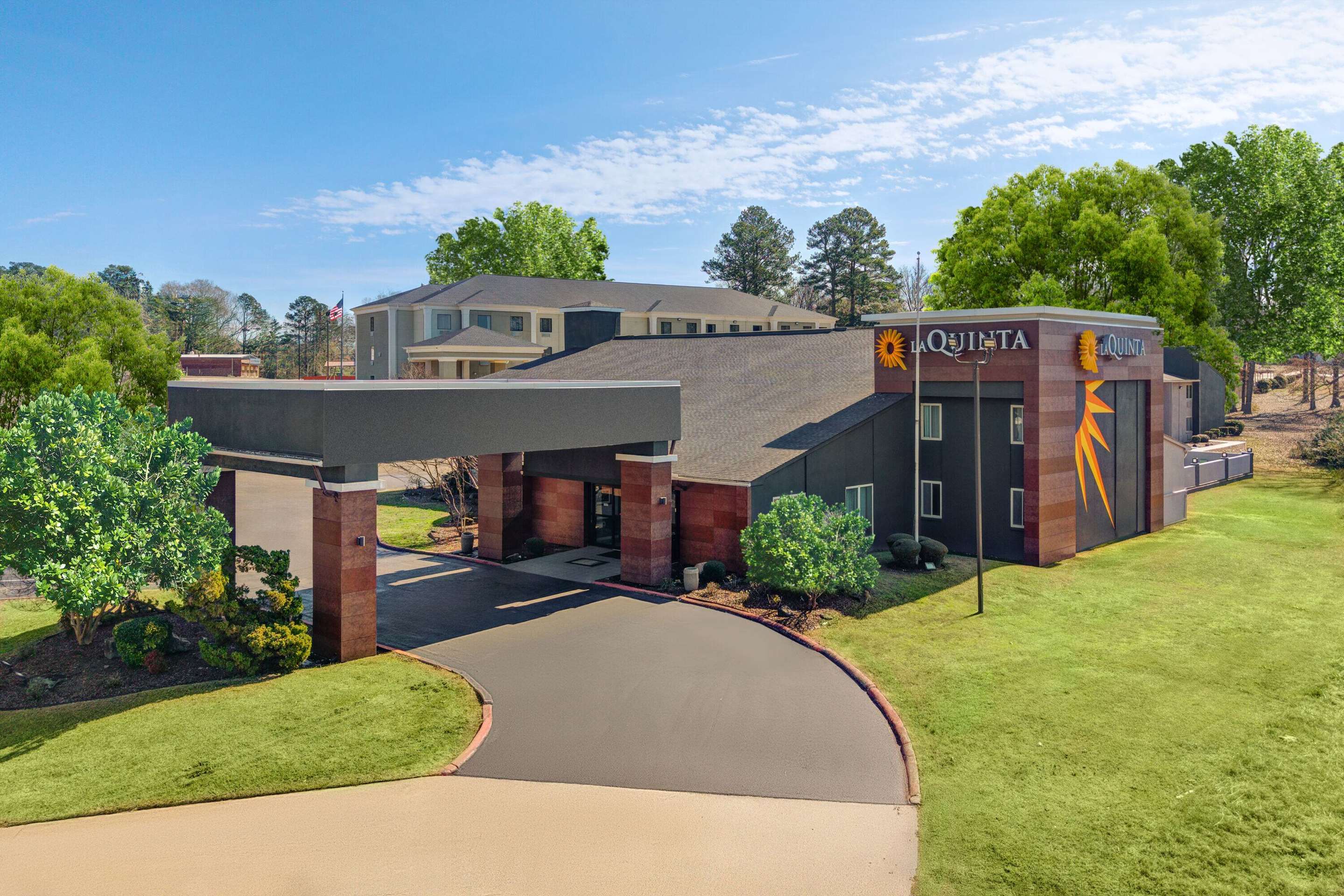 Exterior | La Quinta Inn by Wyndham El Dorado