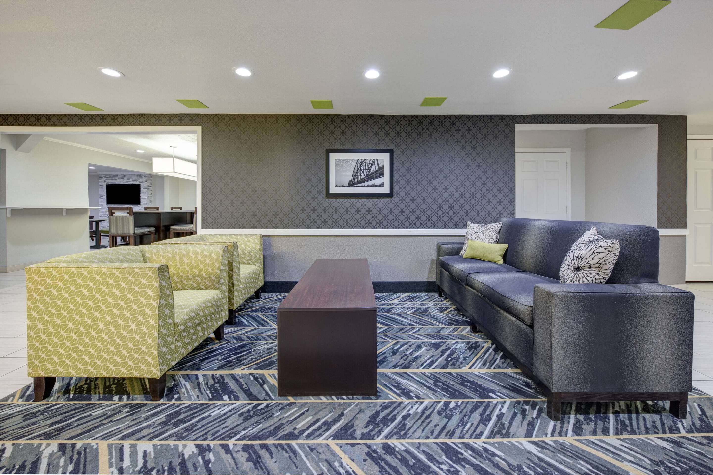 Lobby | La Quinta Inn by Wyndham El Dorado