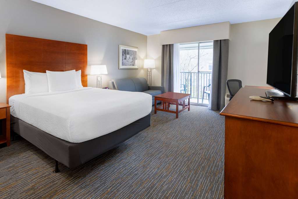 Wingate by Wyndham Valdosta/Moody AFB - Tap to explore photos