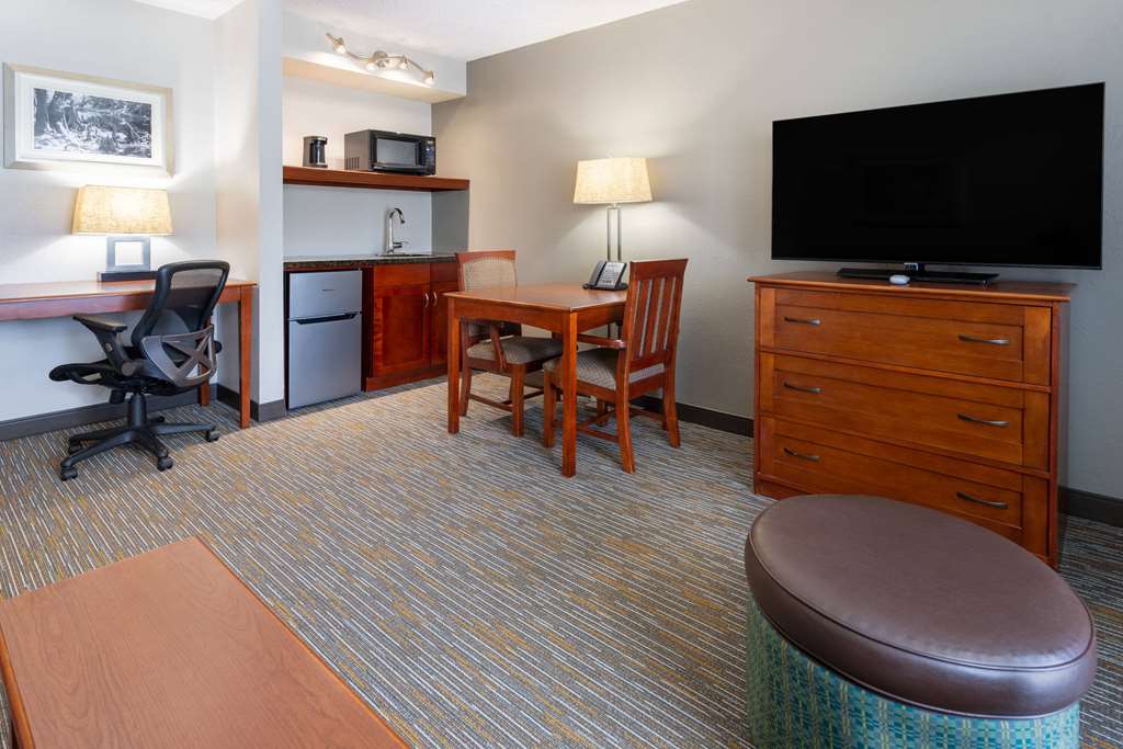 WINGATE BY WYNDHAM VALDOSTA/MOODY A-guestroom-Guest Room,Suite,On-Site.jpg
