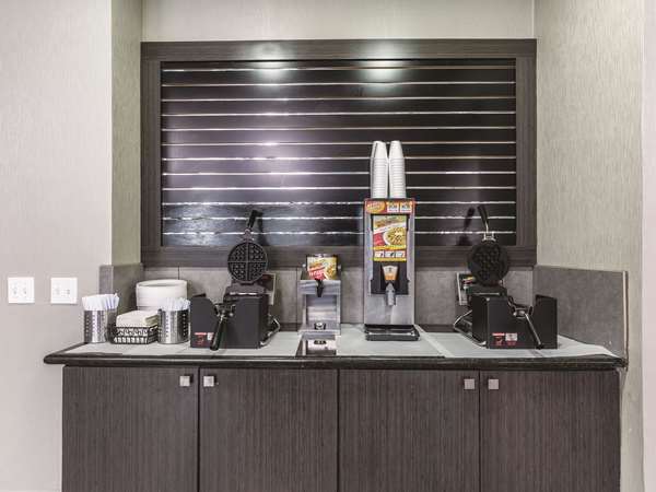  - La Quinta Inn & Suites Webster