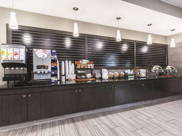  - La Quinta Inn & Suites Webster