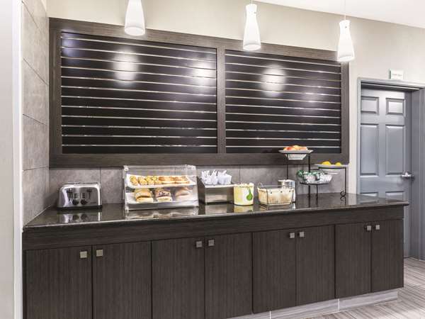  - La Quinta Inn & Suites Webster