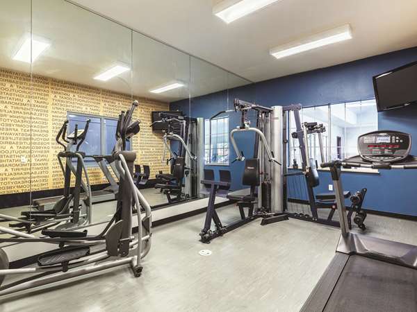 Fitness/ Exercise Room - La Quinta Inn & Suites Webster