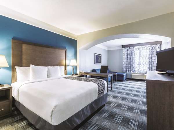  - La Quinta Inn & Suites Webster