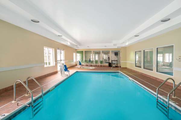 Pool - La Quinta Inn & Suites Albany Airport Latham - I-87, Exit 6