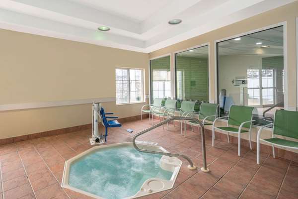 Pool - La Quinta Inn & Suites Albany Airport Latham - I-87, Exit 6