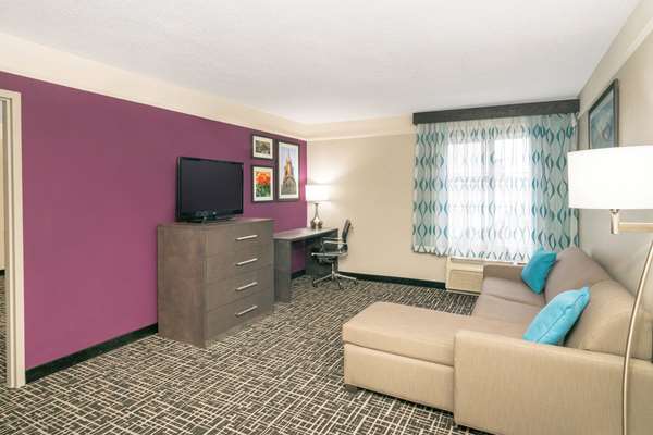 Suite - La Quinta Inn & Suites Albany Airport Latham - I-87, Exit 6