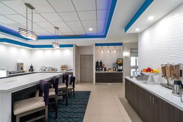  - La Quinta Inn & Suites Albany Airport Latham - I-87, Exit 6