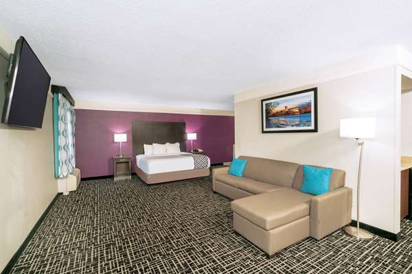 Suite - La Quinta Inn & Suites Albany Airport Latham - I-87, Exit 6