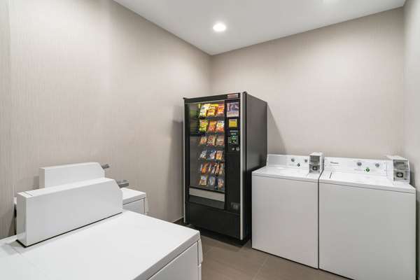 Amenities - La Quinta Inn & Suites Albany Airport Latham - I-87, Exit 6