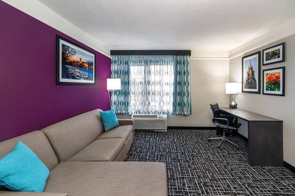 Suite - La Quinta Inn & Suites Albany Airport Latham - I-87, Exit 6