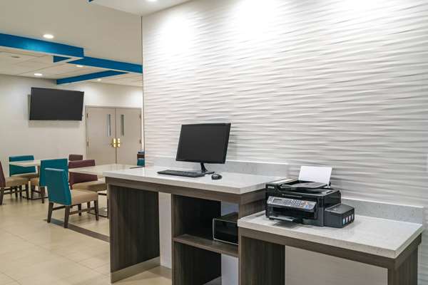 Conference Area - La Quinta Inn & Suites Albany Airport Latham - I-87, Exit 6