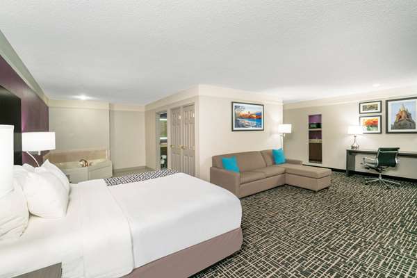 Suite - La Quinta Inn & Suites Albany Airport Latham - I-87, Exit 6