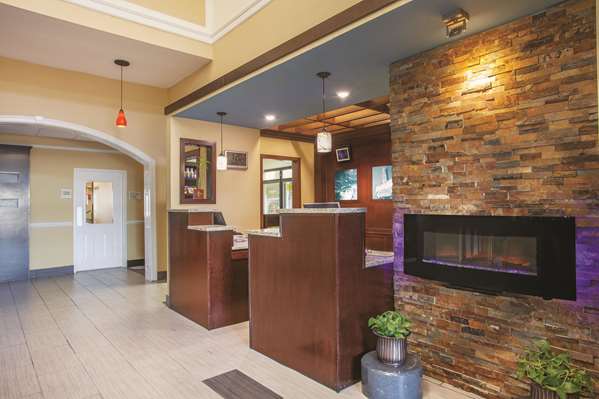  - La Quinta Inn & Suites Elizabethtown - I-65, Exit 94