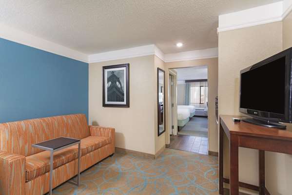  - La Quinta Inn & Suites Elizabethtown - I-65, Exit 94