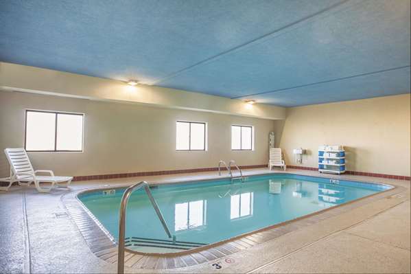 Pool - La Quinta Inn & Suites Elizabethtown - I-65, Exit 94