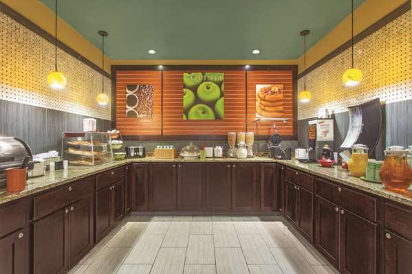  - La Quinta Inn & Suites Elizabethtown - I-65, Exit 94