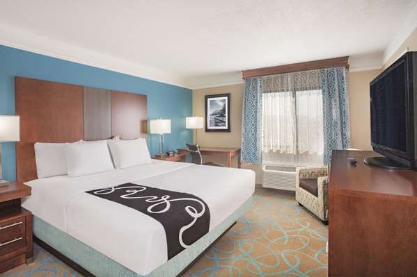  - La Quinta Inn & Suites Elizabethtown - I-65, Exit 94