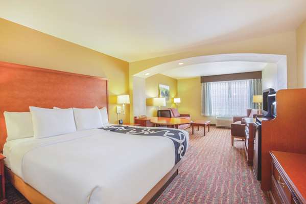 - La Quinta Inn & Suites Bentonville - I-49, Exit 85