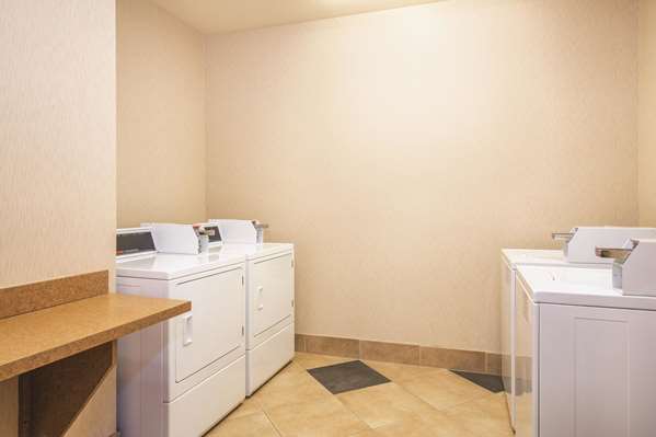  - La Quinta Inn & Suites Bentonville - I-49, Exit 85