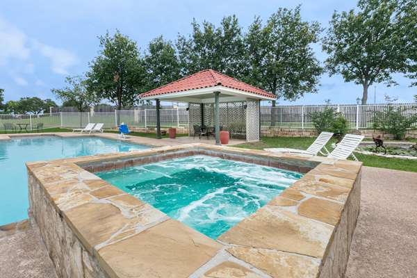 Pool - La Quinta Inn Fredericksburg