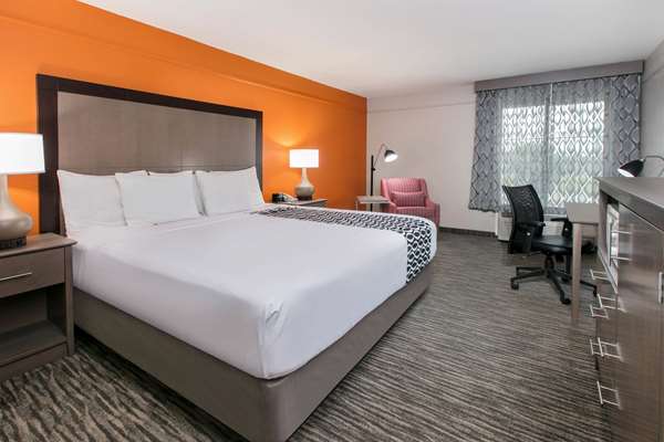  - La Quinta Inn Fredericksburg