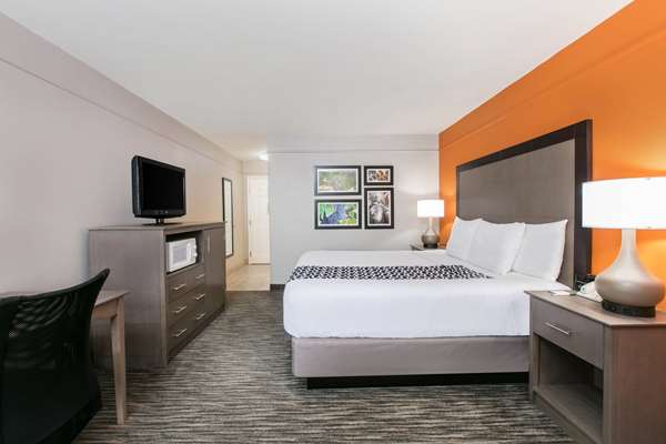  - La Quinta Inn Fredericksburg