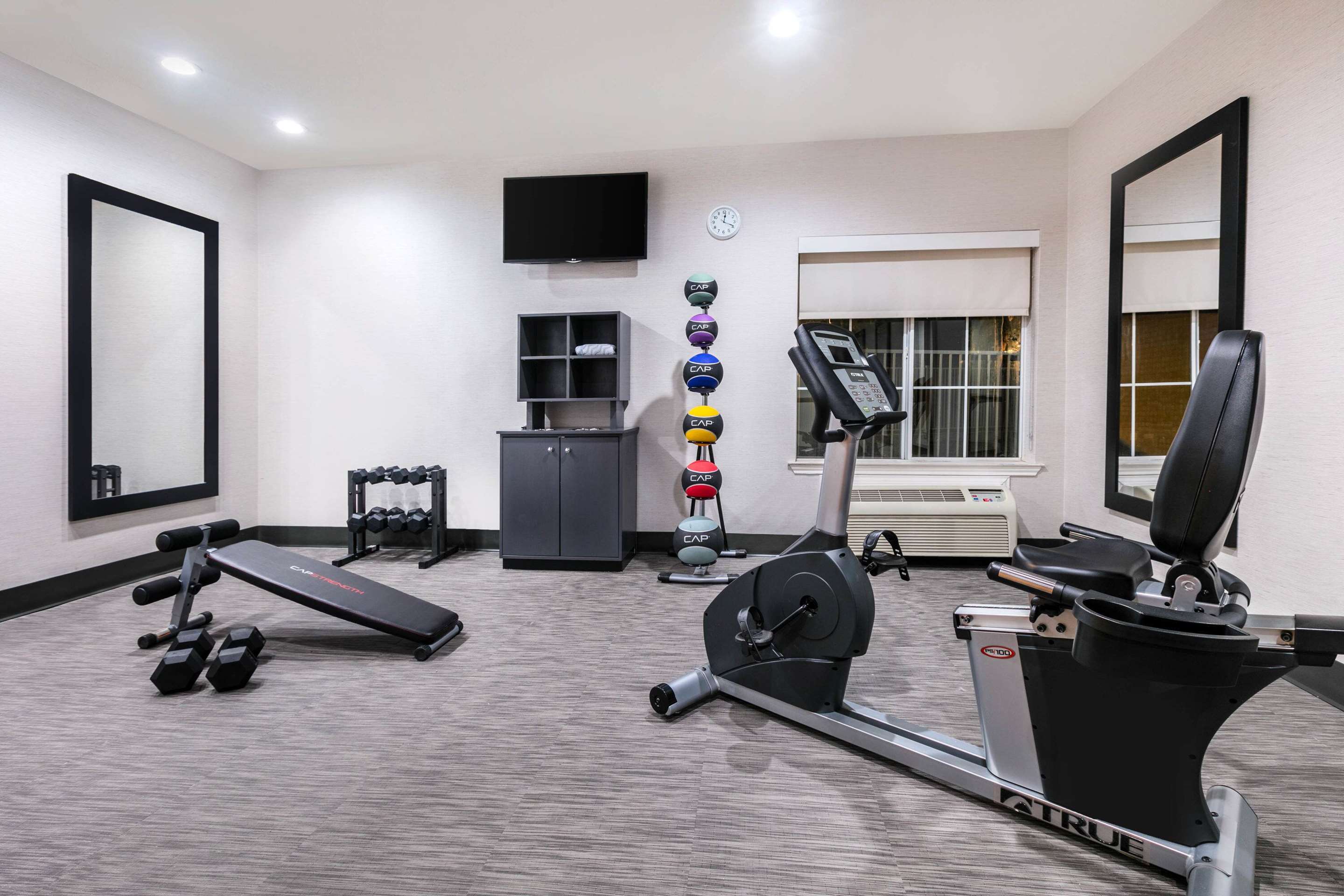 Health club fitness center gym | La Quinta Inn & Suites by Wyndham Fredericksburg