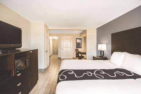 Suite - La Quinta Inn & Suites Daytona Beach