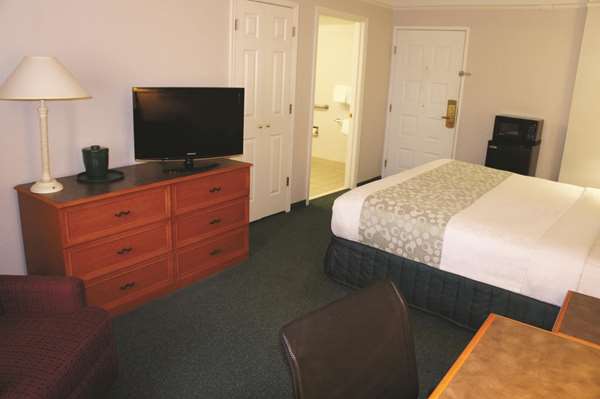  - La Quinta Inn Lenexa - I-35, Exit 224