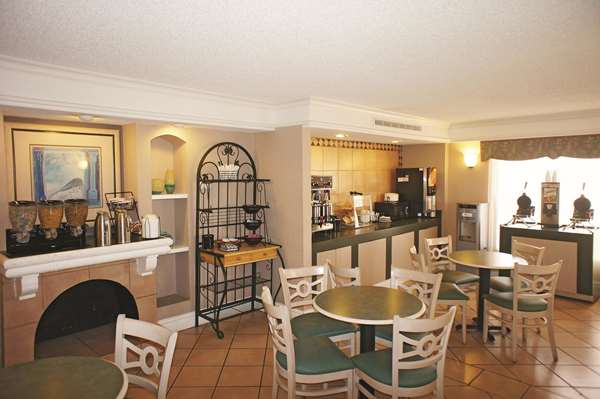  - La Quinta Inn Lenexa - I-35, Exit 224