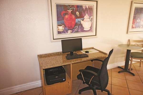 Conference Area - La Quinta Inn Lenexa - I-35, Exit 224