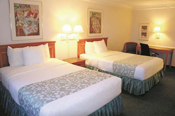  - La Quinta Inn Lenexa - I-35, Exit 224