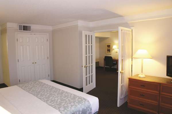 Suite - La Quinta Inn Lenexa - I-35, Exit 224