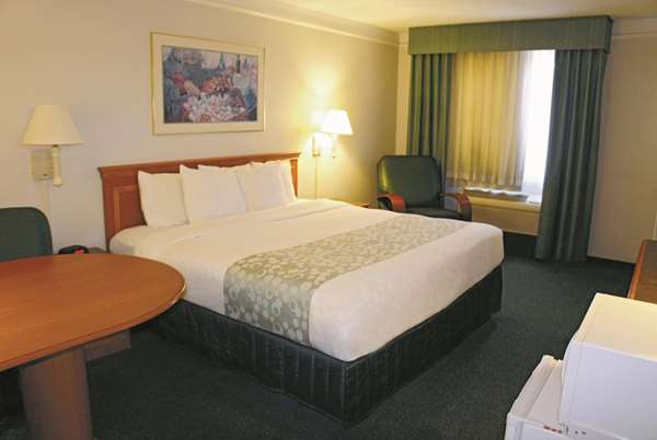  - La Quinta Inn Lenexa - I-35, Exit 224