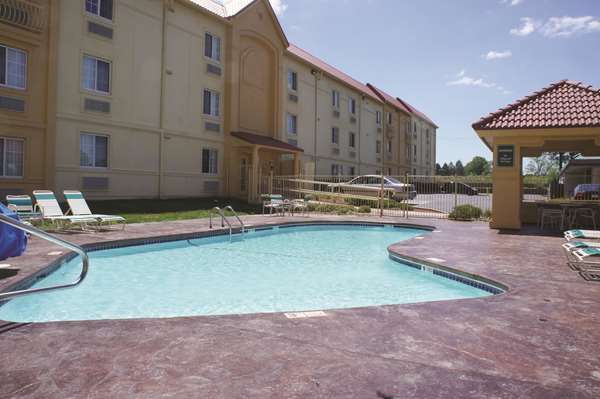 Pool - La Quinta Inn Lenexa - I-35, Exit 224