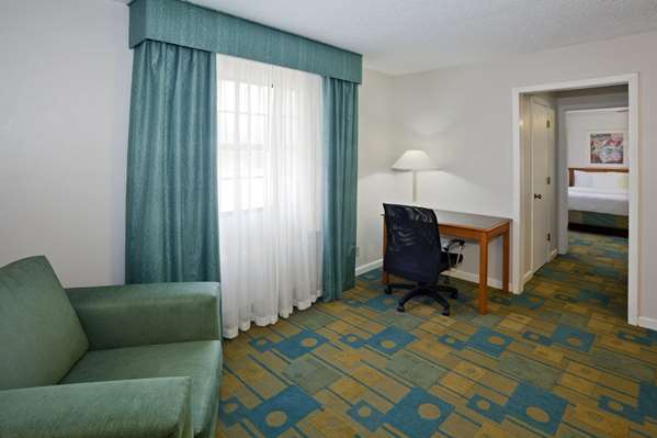 Suite - La Quinta Inn Northwest Omaha