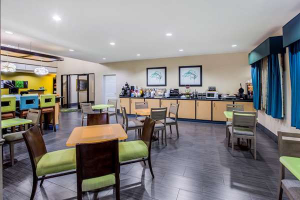  - La Quinta Inn & Suites Pasadena