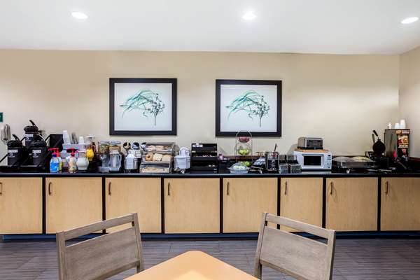  - La Quinta Inn & Suites Pasadena
