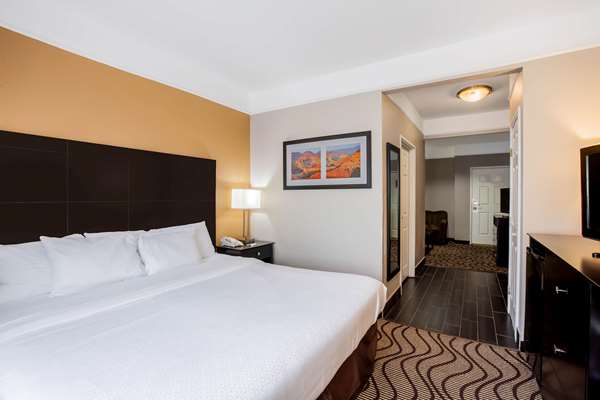 Suite - La Quinta Inn & Suites Pasadena