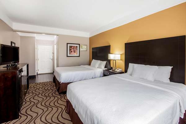  - La Quinta Inn & Suites Pasadena