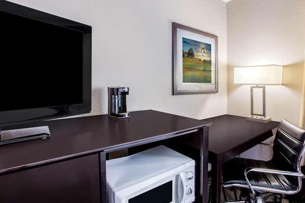  - La Quinta Inn & Suites Pasadena